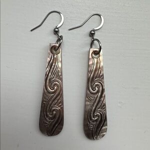 FRENCH POLYNESIAN HAND CARVED WAVE EARRINGS Blacklip Tahitian Oyster Pearl Shell